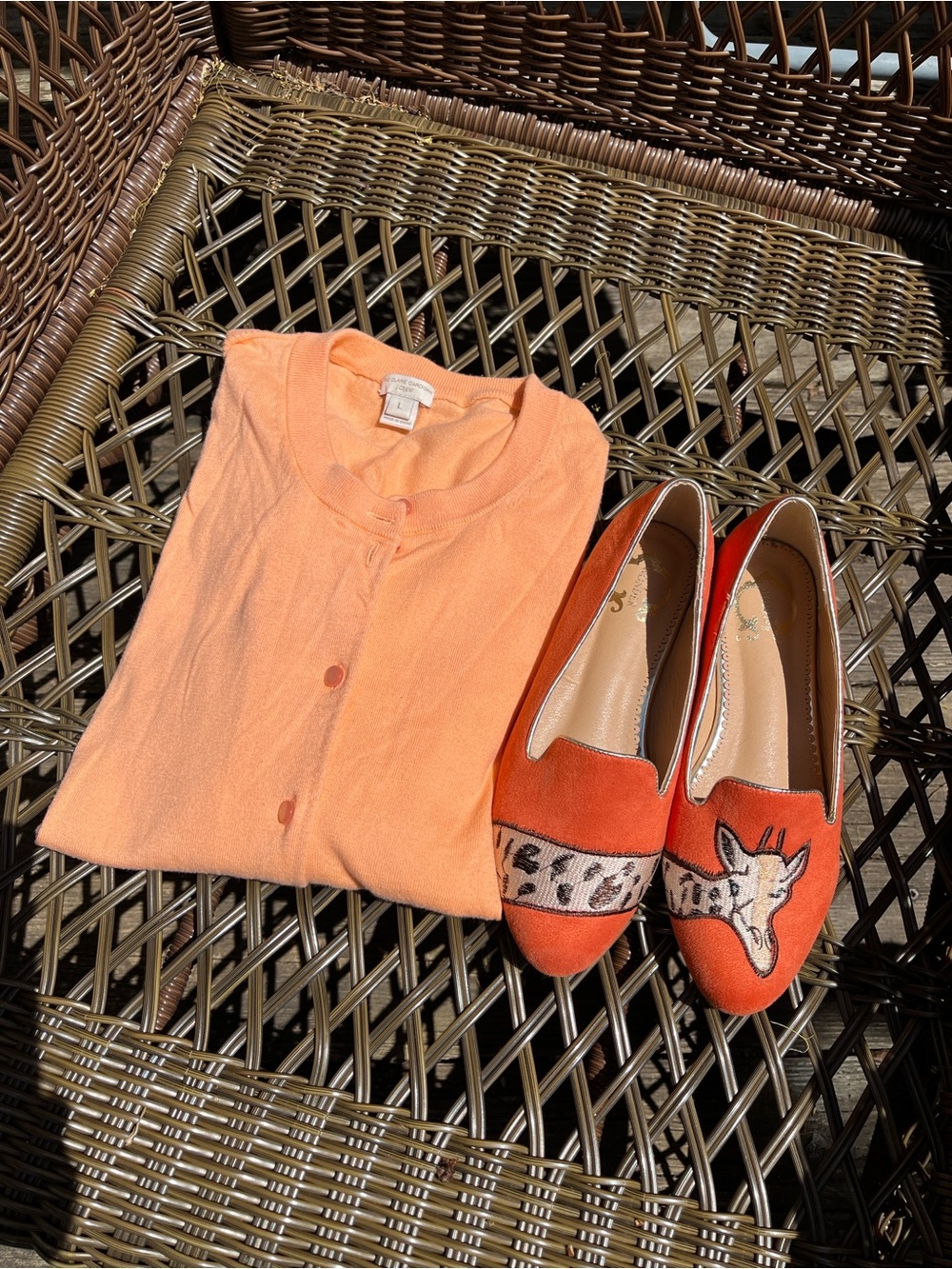 Tangerine giraffe flats🦒🦒